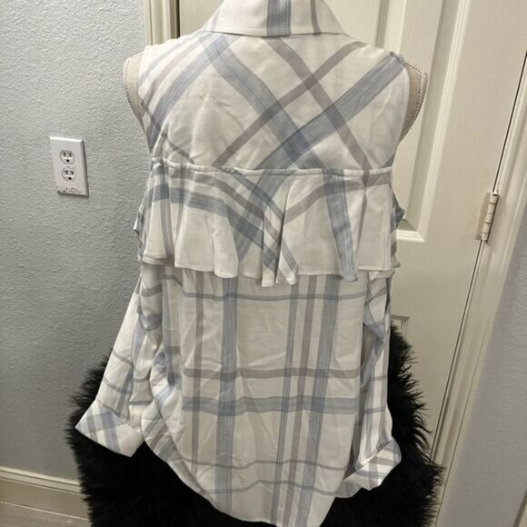 Two By Vince Camuto Blue and White Ruffled Button Down Shirt Women’s Small - Picture 4 of 6